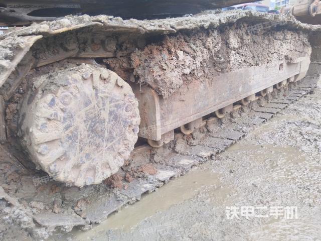 左侧履带整体 (行走机构) 左侧履带整体 (行走机构)