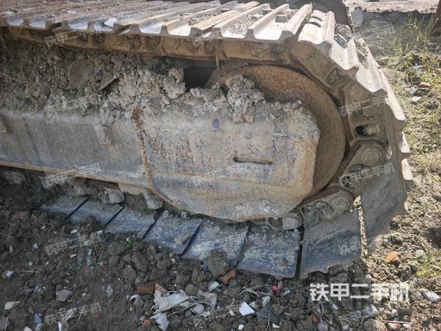 单侧履带整体(整机外观) 单侧履带整体(整机外观)