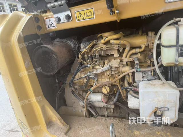 發(fā)動(dòng)機(jī)整體俯視(整機(jī)外觀) 發(fā)動(dòng)機(jī)整體俯視(整機(jī)外觀)