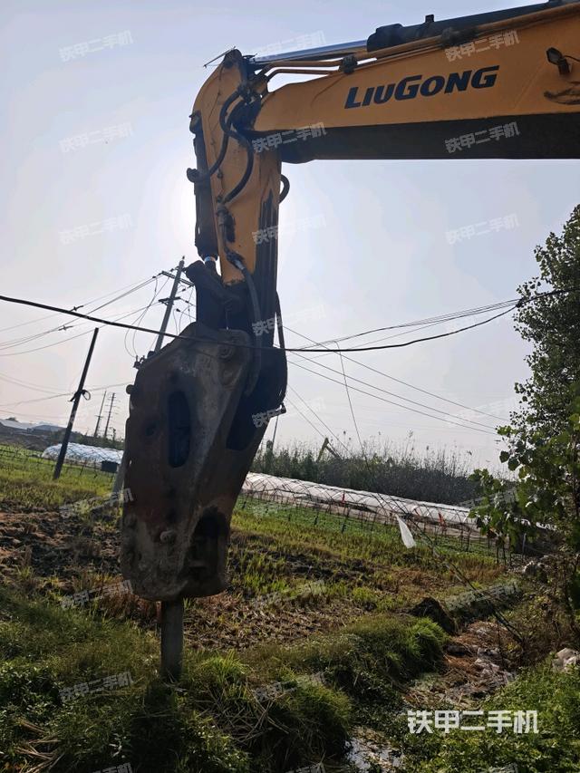 大臂整体 右侧(工作和回转装置) 大臂整体 右侧(工作和回转装置)