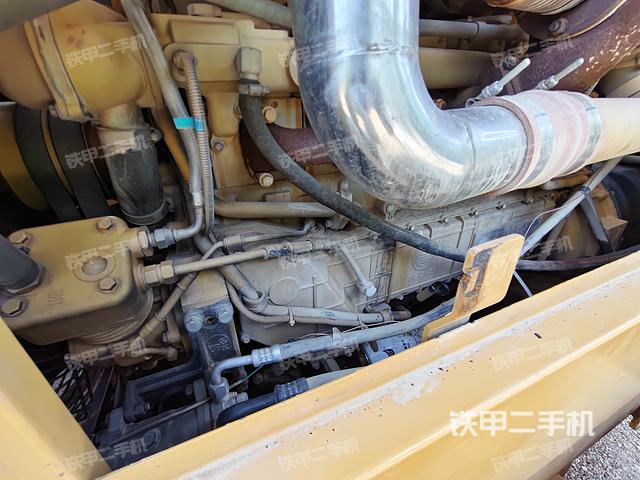 發(fā)動機右側(cè)(整機外觀及大件) 發(fā)動機右側(cè)(整機外觀及大件)