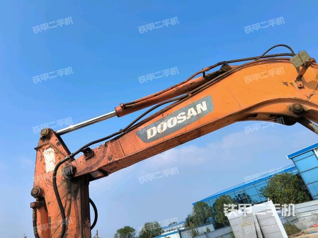 大臂根部 斜(工作和回转装置) 大臂根部 斜(工作和回转装置)