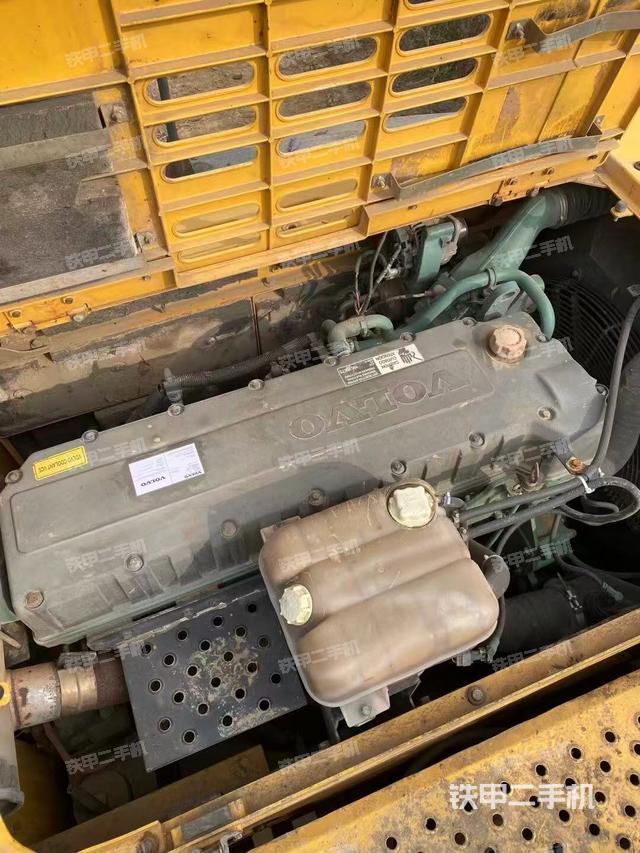 发动机整体俯视（整机外观）