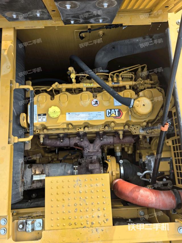 發(fā)動機整體俯視(整機外觀) 發(fā)動機整體俯視(整機外觀)