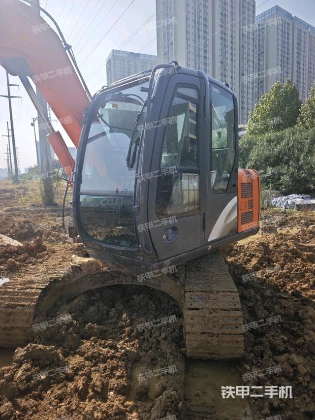 驾驶室整体(整机外观) 驾驶室整体(整机外观)