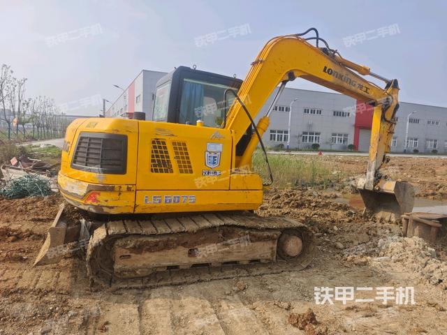 右前45(整機(jī)外觀) 右前45(整機(jī)外觀)