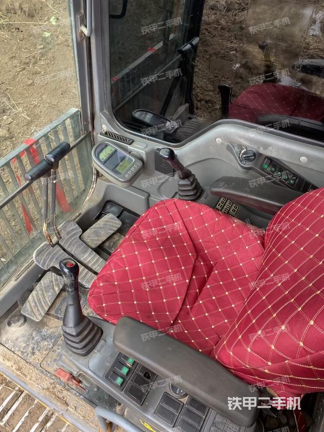 驾驶室整体（整机外观）