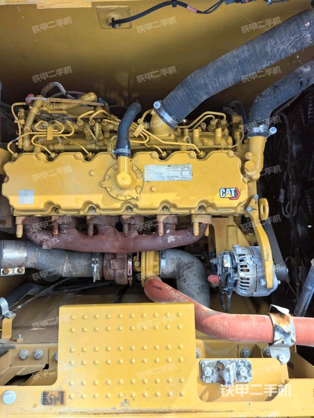 發(fā)動機整體俯視(整機外觀) 發(fā)動機整體俯視(整機外觀)