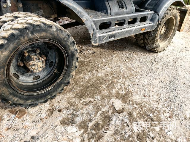 右側(cè)履帶整體?(行走機構(gòu)) 右側(cè)履帶整體?(行走機構(gòu))