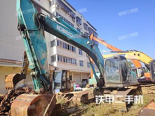 神钢SK200-8挖掘机