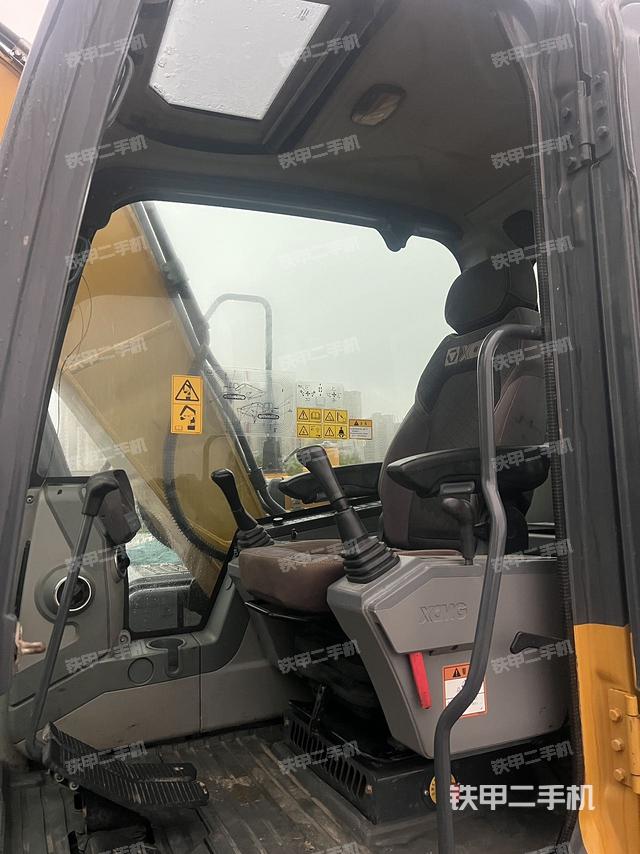 驾驶室整体(整机外观) 驾驶室整体(整机外观)