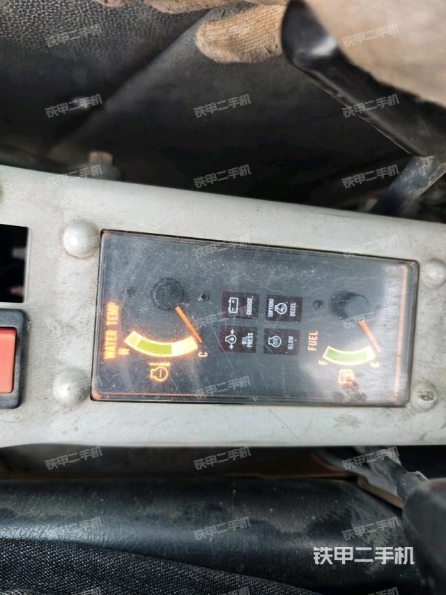 ?駕駛室正側(cè)(駕駛室部分) ?駕駛室正側(cè)(駕駛室部分)