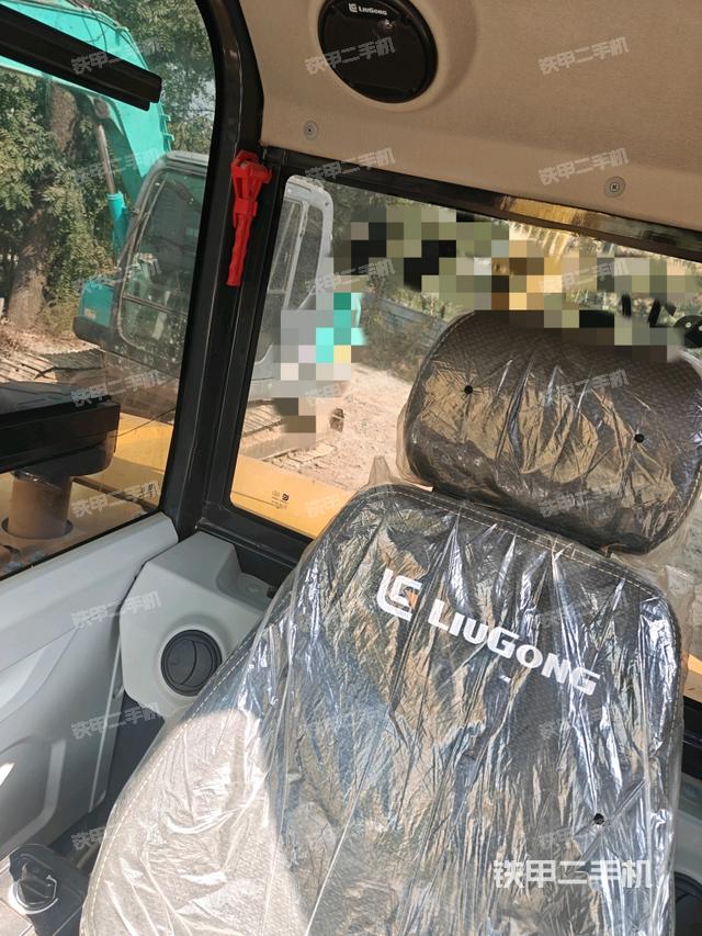 驾驶室正侧(驾驶室部分)  驾驶室正侧(驾驶室部分)