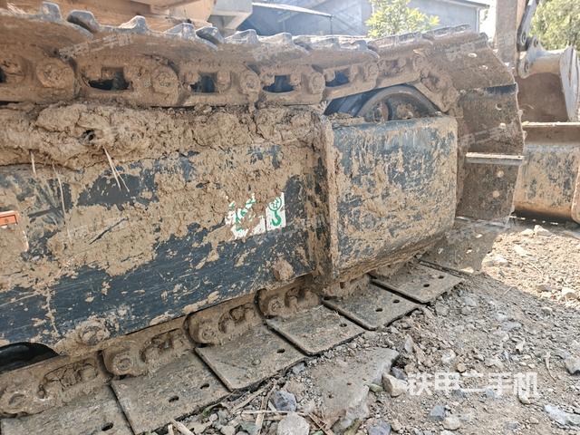 左导向轮(行走机构) 左导向轮(行走机构)