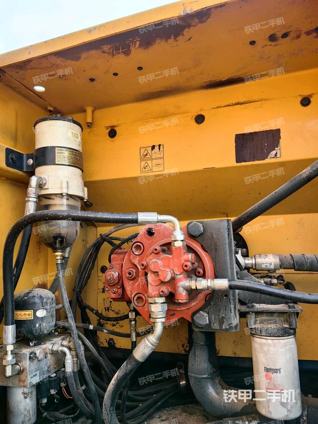 液壓泵斜45?左(大件艙室) 液壓泵斜45?左(大件艙室)