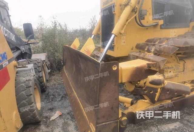 整机左侧（设备外观及核心部件）