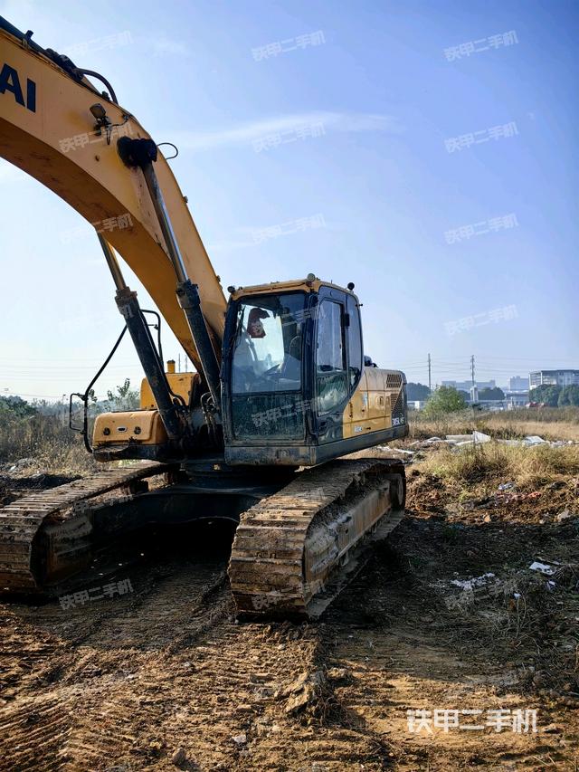 右前45(整機(jī)外觀) 右前45(整機(jī)外觀)