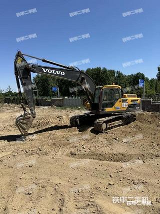沃尔沃EC210D挖掘机