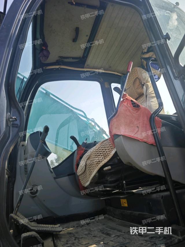 后窗玻璃角標(biāo)(駕駛室部分) 后窗玻璃角標(biāo)(駕駛室部分)