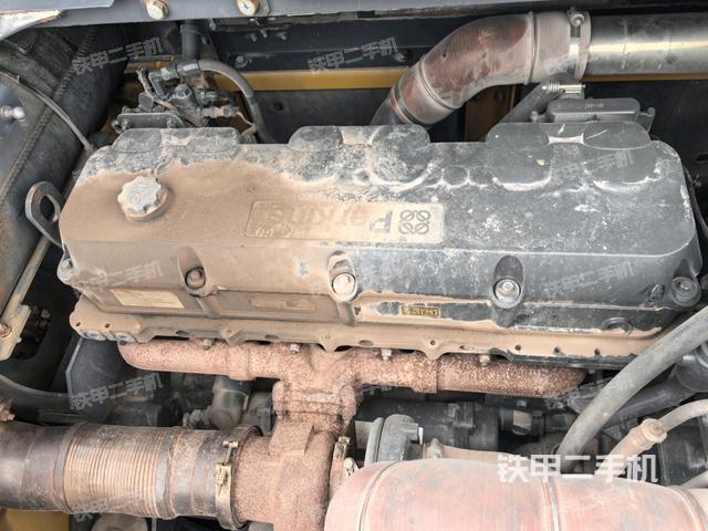 气门室盖螺丝特写(上车部件) 气门室盖螺丝特写(上车部件)