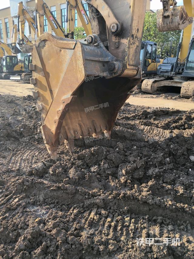 小臂整体左后（工作和回转装置）