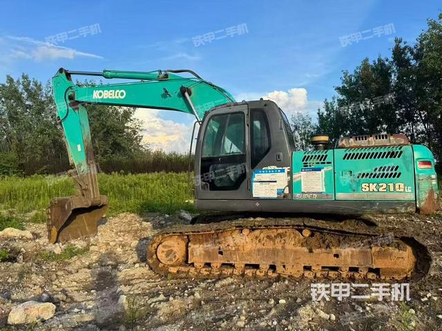 神钢SK210LC-8挖掘机