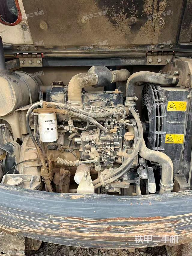 发动机整体俯视(整机外观) 发动机整体俯视(整机外观)