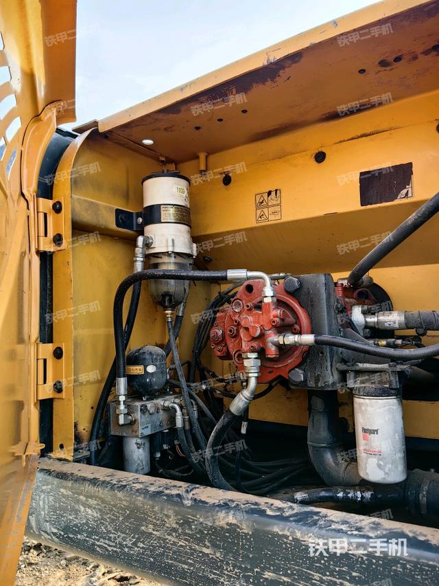 液壓泵室(大件艙室) 液壓泵室(大件艙室)