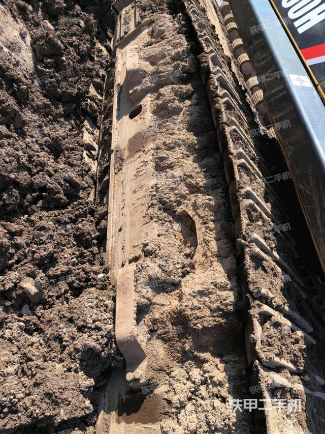 左导向轮(行走机构) 左导向轮(行走机构)