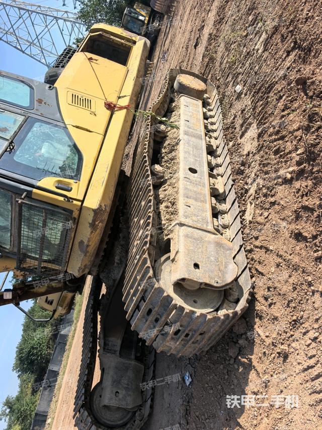 左侧履带整体 (行走机构) 左侧履带整体 (行走机构)