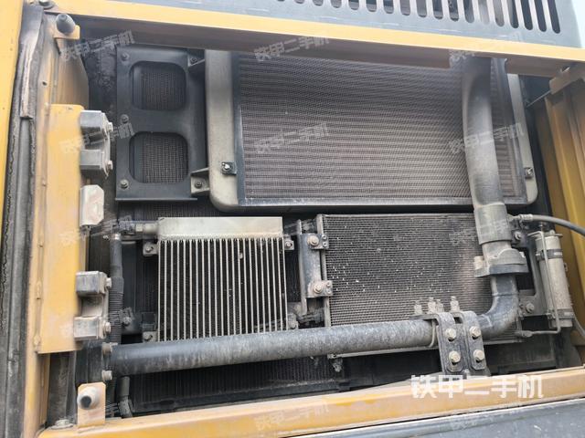 散热器正面(大件舱室) 散热器正面(大件舱室)