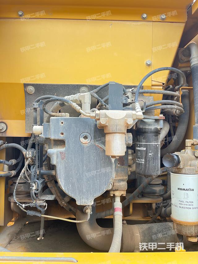 液壓泵艙室正面整體（整機(jī)外觀）