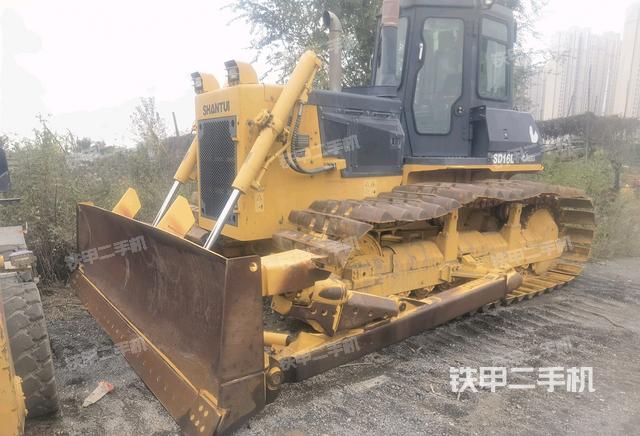 山推SD16L湿地型推土机