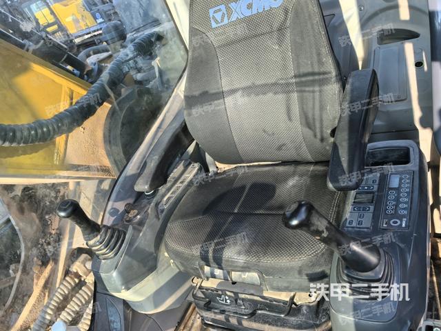 后窗玻璃角标（驾驶室部分）