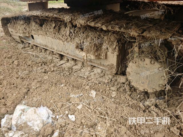 右側(cè)履帶整體(行走機(jī)構(gòu)) 右側(cè)履帶整體(行走機(jī)構(gòu))