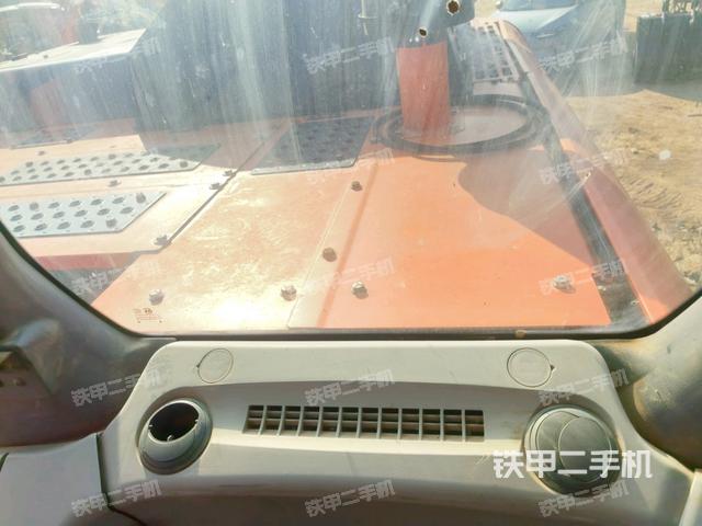 后窗玻璃角標(駕駛室部分) 后窗玻璃角標(駕駛室部分)