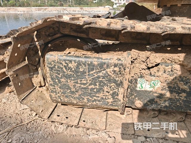 右侧履带整体 (行走机构) 右侧履带整体 (行走机构)