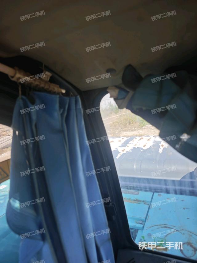 左后方玻璃角標(biāo)(駕駛室部分) 左后方玻璃角標(biāo)(駕駛室部分)