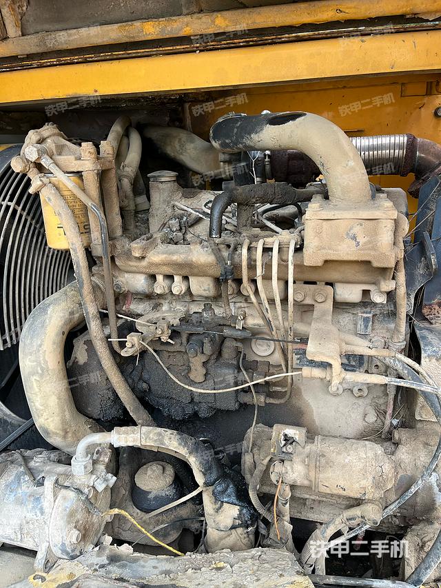 发动机整体俯视(整机外观) 发动机整体俯视(整机外观)