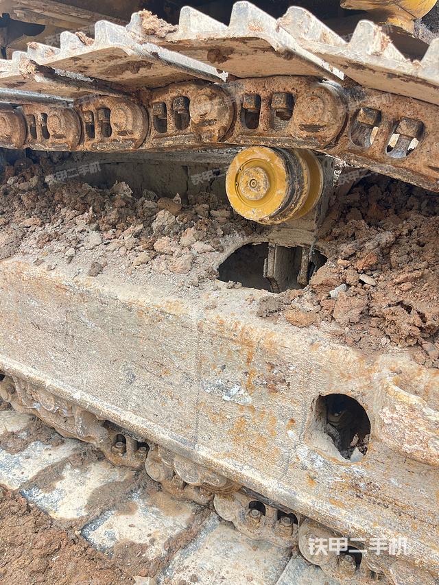 單側(cè)履帶整體（整機(jī)外觀）