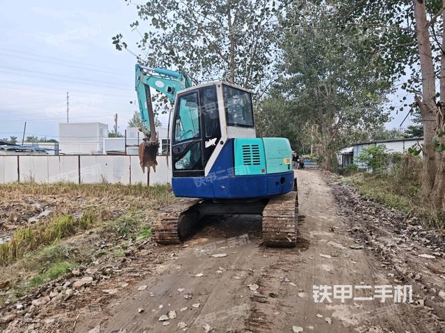 右后45(整機(jī)外觀) 右后45(整機(jī)外觀)