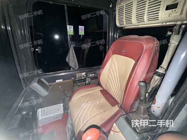 驾驶室整体(整机外观) 驾驶室整体(整机外观)