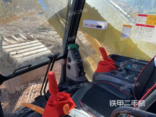 驾驶室整体（整机外观）