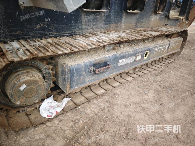 整機(jī)左側(cè)(設(shè)備外觀及核心部件) 整機(jī)左側(cè)(設(shè)備外觀及核心部件)