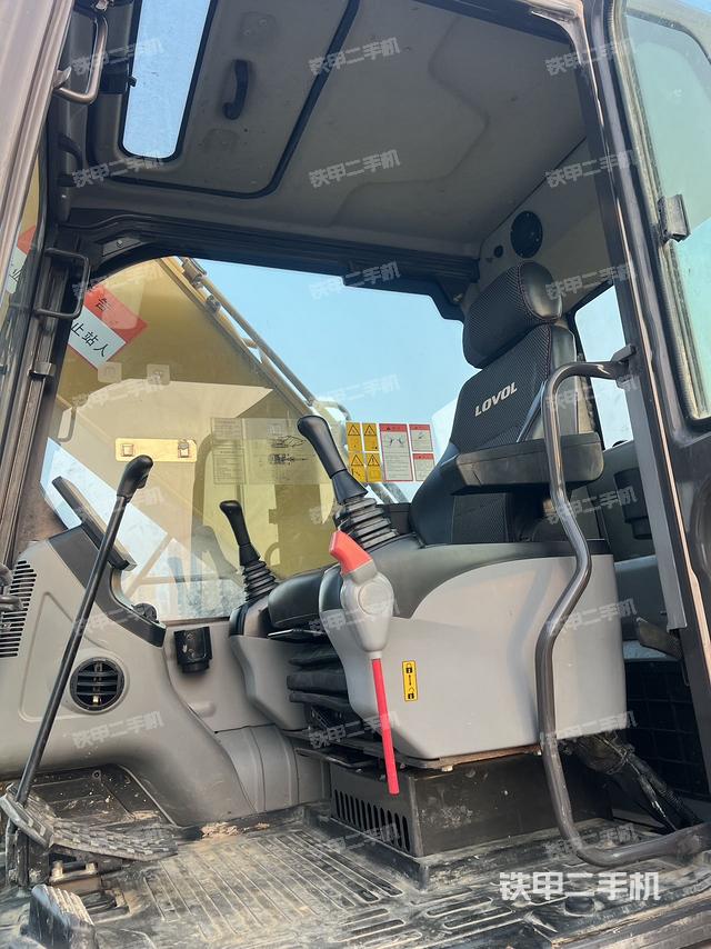 驾驶室整体（整机外观）