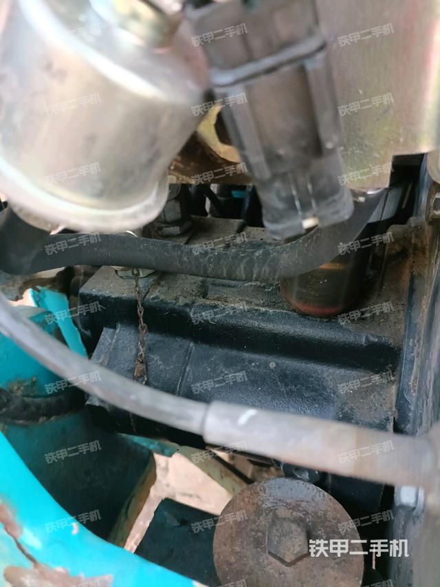 液壓泵艙室正面整體(整機(jī)外觀) 液壓泵艙室正面整體(整機(jī)外觀)