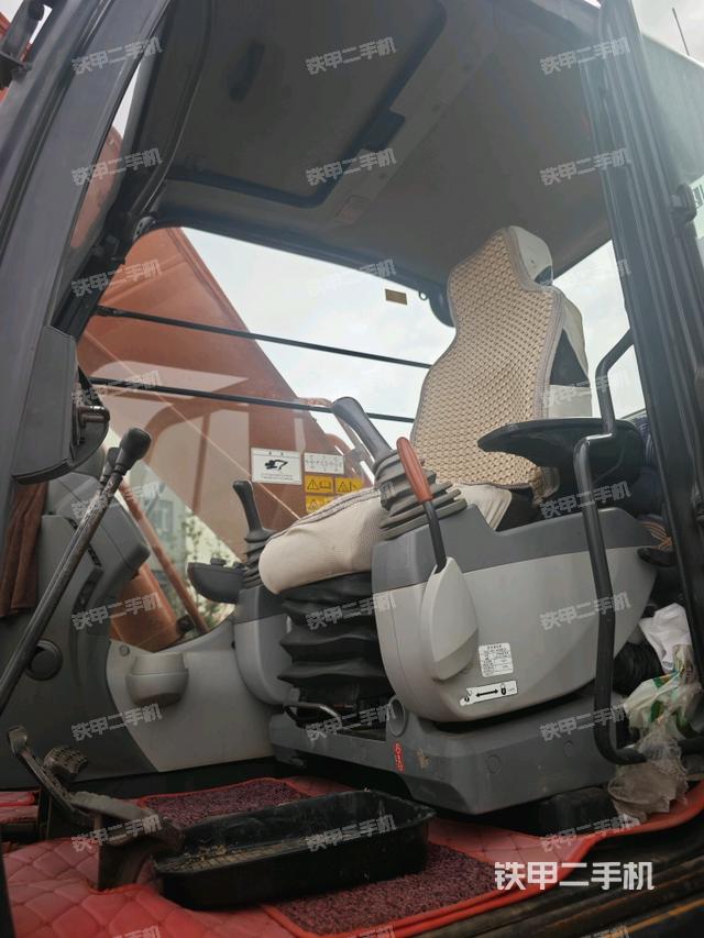 座椅后部(駕駛室部分) 座椅后部(駕駛室部分)