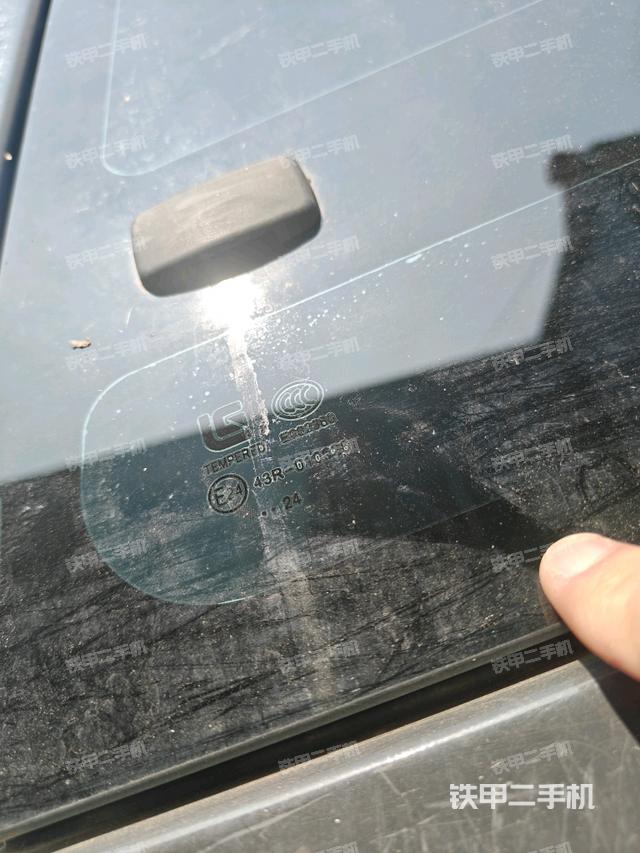 后窗玻璃角标(驾驶室部分) 后窗玻璃角标(驾驶室部分)