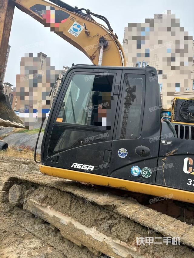 駕駛室整體(整機外觀) 駕駛室整體(整機外觀)