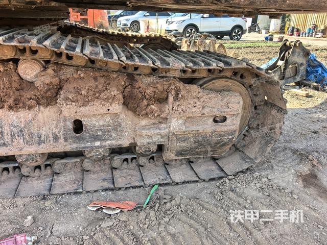 左侧履带整体 (行走机构) 左侧履带整体 (行走机构)